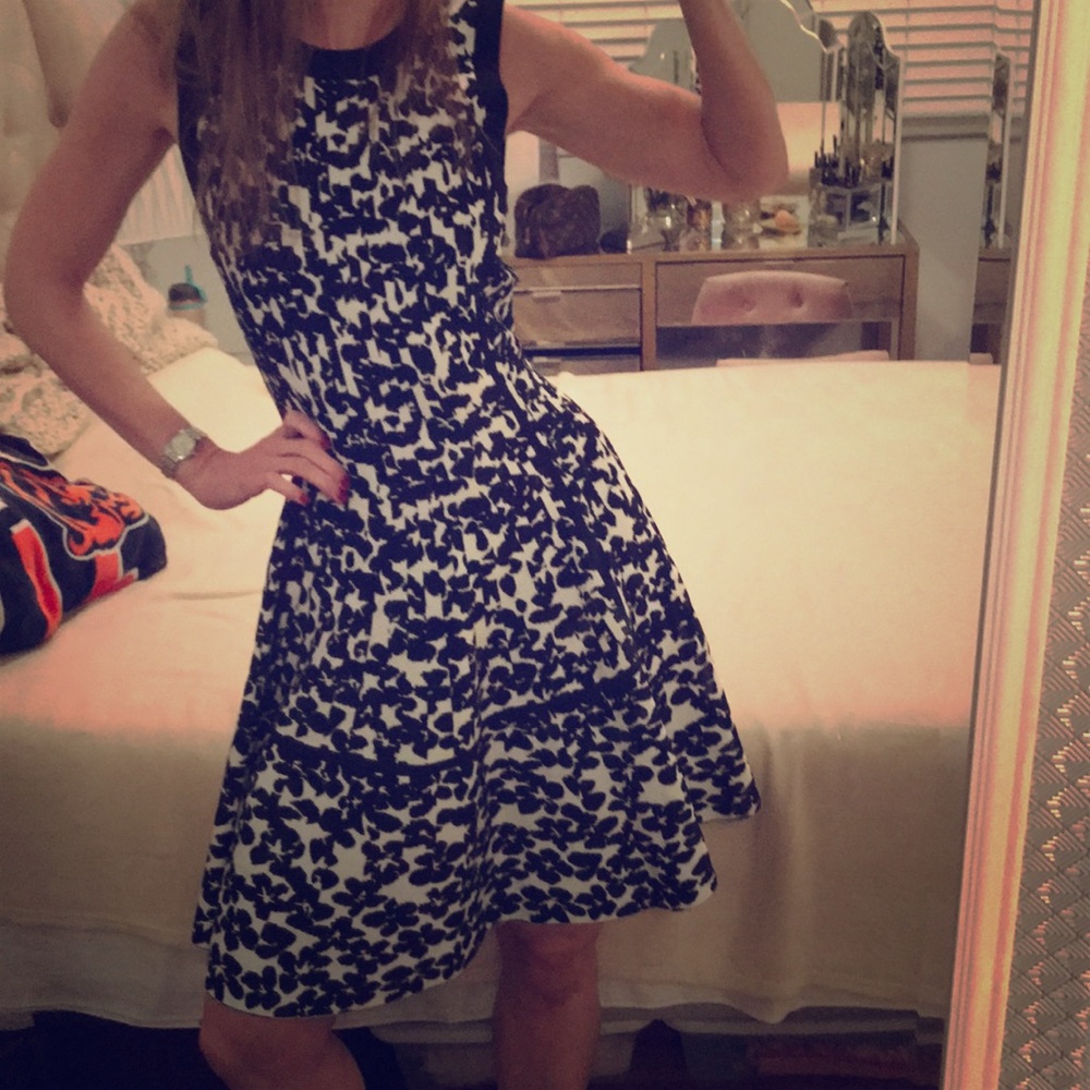 Kate spade flowing bell dress